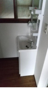 前田号賃家の洗面所