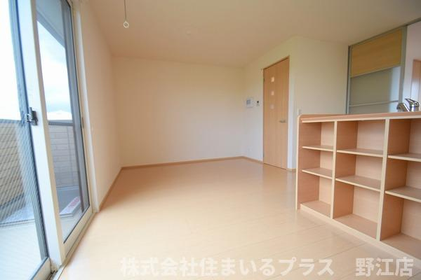 メイト城北Ａ棟の居間・リビング