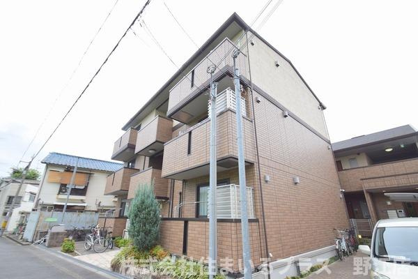 メイト城北Ａ棟の外観