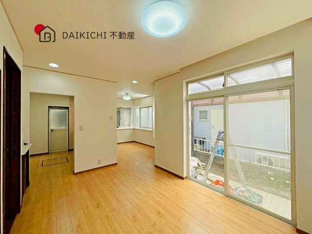 【居間・リビング】 | 久喜市小右衛門　中古戸建