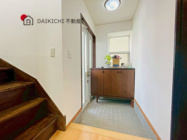 【玄関】 | 久喜市小右衛門　中古戸建
