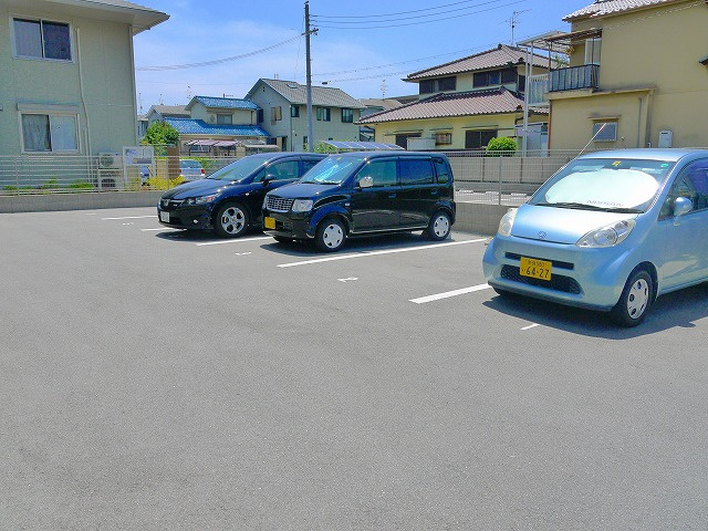 リザイア　Ａ棟の駐車場|駐車場です