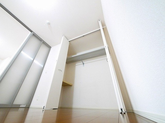 リザイア　Ａ棟の収納|大きなものも収納できそうです