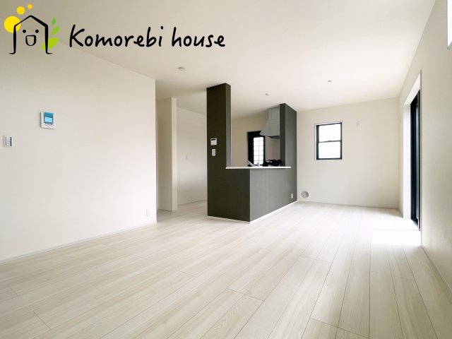 上尾市平方　2期　新築一戸建て　リーブルガーデン　02の居間・リビング|ゆったり過ごせる居間です