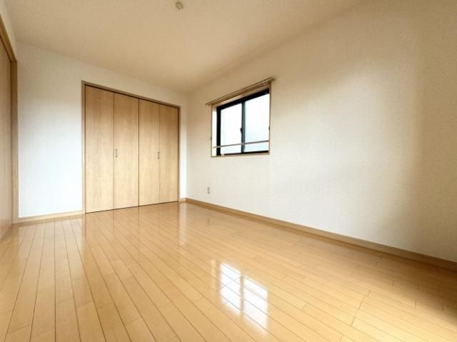 コンフォート荻素の寝室