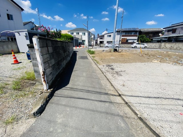 新築　高崎市並榎町　Heartful　Town　B号棟のその他|　西側接道幅員約4.2ｍ　南側接道幅員約2.9ｍ