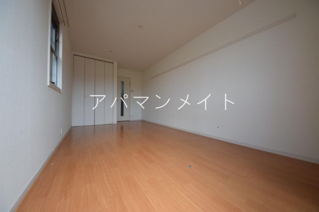 【寝室】 | リバーサイドイズミ | 寝室です