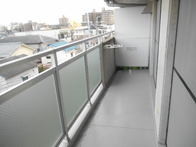 GMY千里園のバルコニー