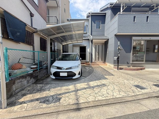 堺市中区深井中町　中古戸建の駐車場