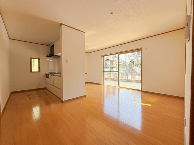 堺市中区深井中町　中古戸建の居間・リビング