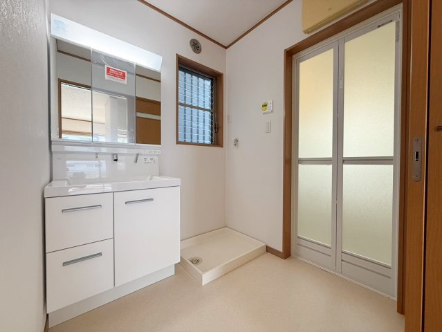 堺市中区深井中町　中古戸建の独立洗面台