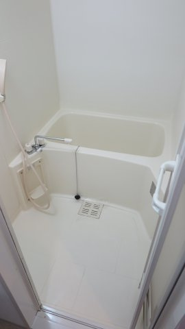 コンチネンタル難波東の浴室