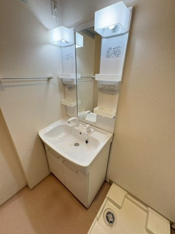 グランソレイユ楠葉の洗面所|使いやすい洗面所です