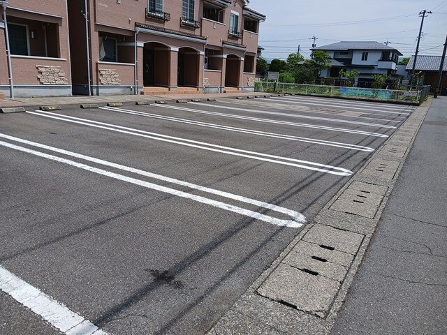 プロヴァンス木田　Ｂの駐車場