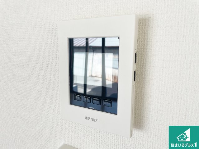 柏原市玉手町　第1期　新築一戸建ての防犯設備|カラーモニターインターホン！声だけでなく来訪者の姿や顔がモニターで確認できるので、小さなお子様がいらっしゃるご家庭でも安心できます！