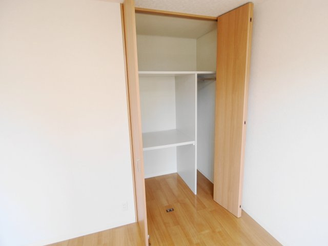 エーデルシャーメゾン　D棟の収納