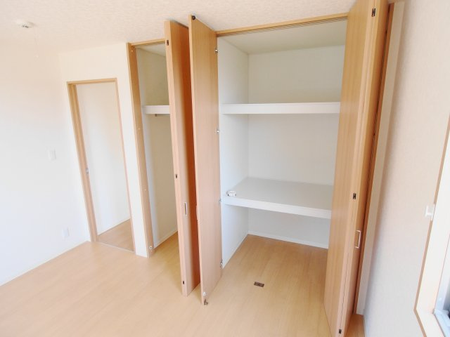 エーデルシャーメゾン　D棟の収納