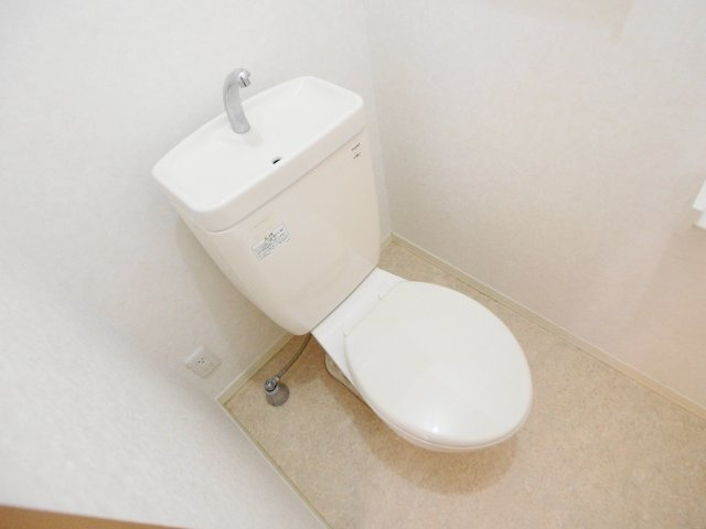 エーデルシャーメゾン　D棟のトイレ