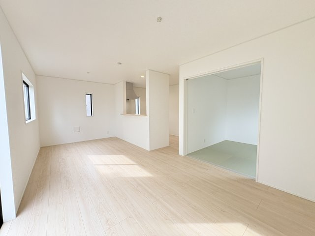 【居間・リビング】 | 杉戸町内田第8　CRADLE GARDEN　新築戸建　全2棟　　2号棟