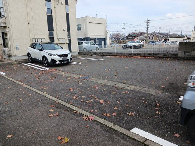 コ－ポサンパ－ルの駐車場