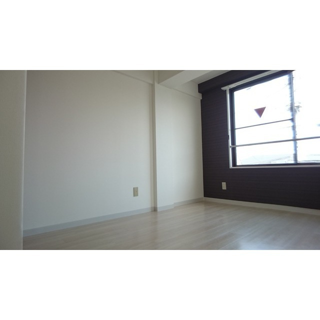 レモンハイツⅢの居間・リビング