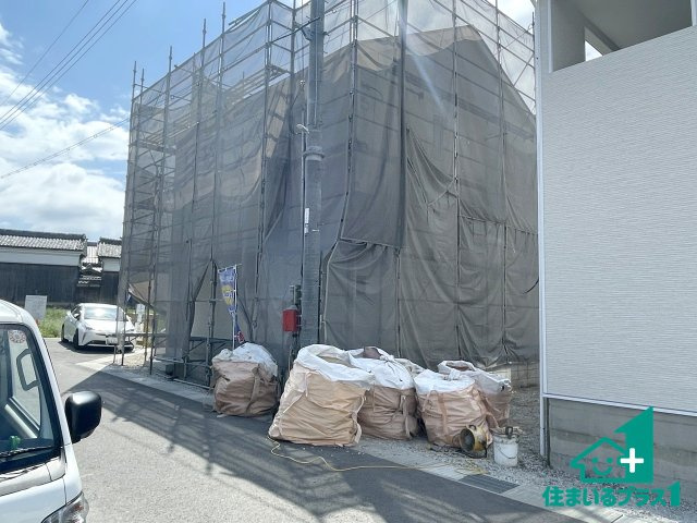 ★京田辺市薪天神堂　第9期　新築一戸建ての外観|周辺は落ち着いた街並みの住宅地！子育てがしやすい住環境です！まだ未完成ですが、現地でしかわからない事もございます。是非一度ご覧ください。