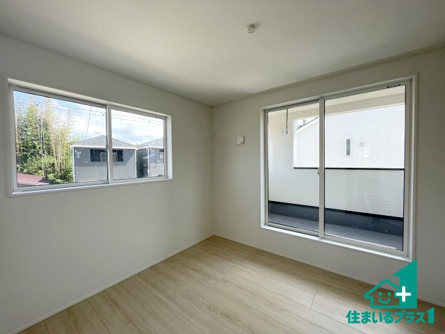 ★京田辺市薪天神堂　第9期　新築一戸建ての洋室|シンプルな洋室は、自分好みのインテリアが楽しめます♪ご家族とインテリアや家具を選びに行くのは入居時の醍醐味の一つです。ぜひお楽しみください♪