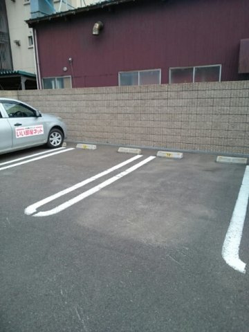 カリーノ　カーサⅡの駐車場