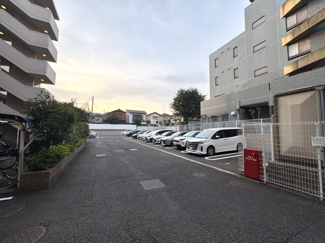 アベニール松戸みのり台の駐車場|駐車場/月額10,000円～11,000円（空無　R8.8時点）