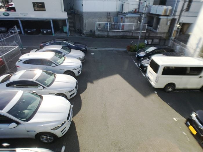 グリーンハイツ 西之町 の駐車場