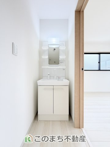 いろどりアイタウン矢板市鹿島町の独立洗面台|２階にも洗面台とトイレございます。