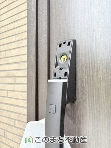 いろどりアイタウン矢板市鹿島町の設備|玄関キーは上下２箇所のダブルロックキーで安全に配慮してます☆
