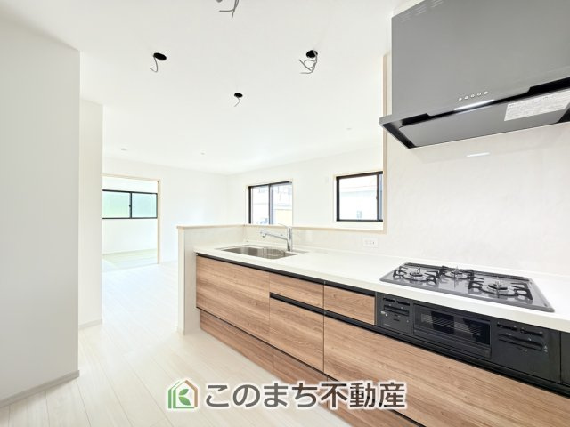 いろどりアイタウン矢板市鹿島町のキッチン|人気の対面式キッチン☆料理をしながらご家族とコミュニケーションが取れます♪
