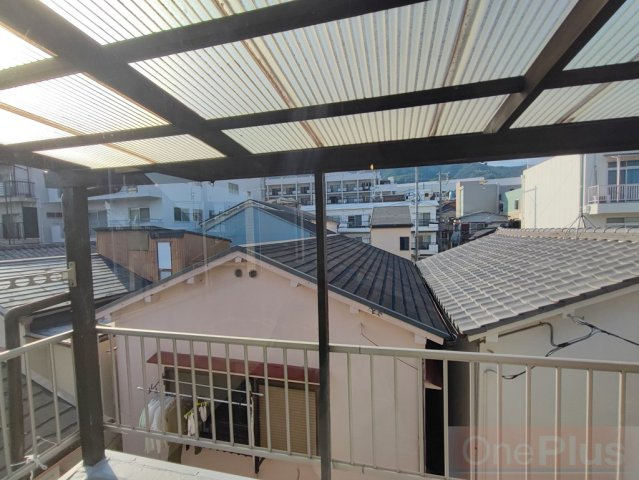 原田通連棟貸家のバルコニー