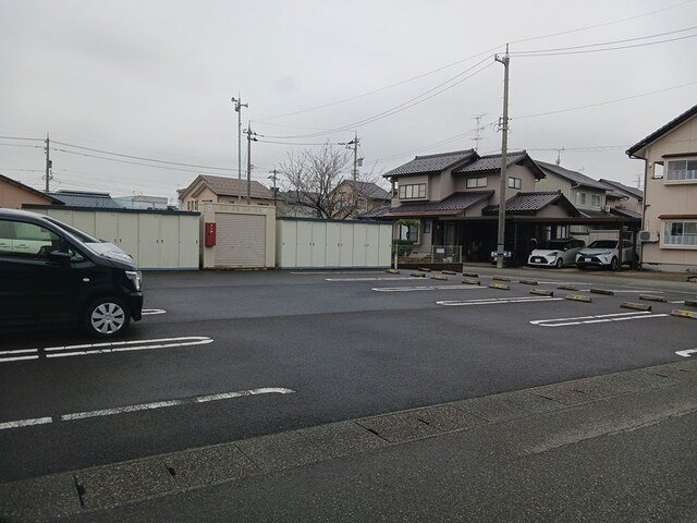 ラヴェールの駐車場
