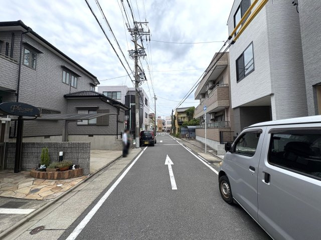 昭和区川名本町四丁目新築戸建の前面道路含む現地写真