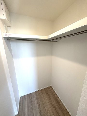 昭和区川名本町四丁目新築戸建の収納|WIC（洋室約6.2帖）