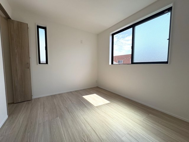 昭和区川名本町四丁目新築戸建の洋室|洋室約5.3帖