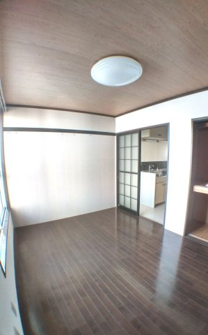 カレッジプラザの洋室|使い勝手のいい洋室です