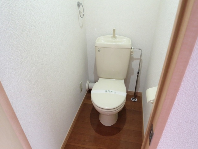 リリックコート平和橋のトイレ|清潔感があるトイレです。