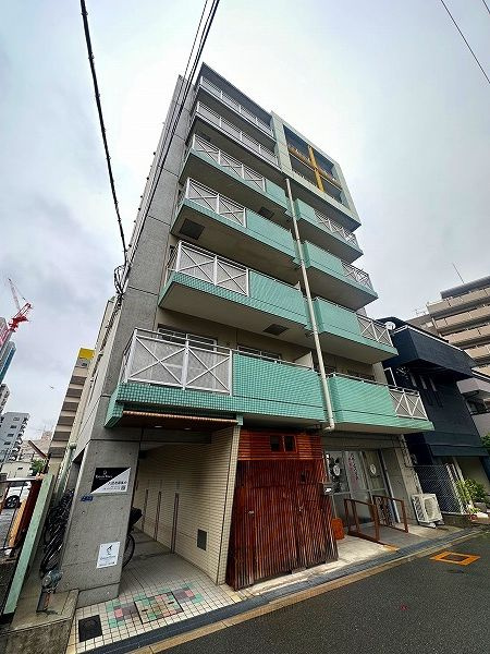 ロワーメゾン岸ノ里の外観