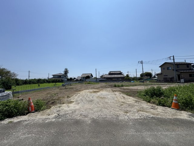新築　前橋市女屋町全5棟　Blooming　Garden　1号棟の駐車場|現地写真　駐車スペースは並列3台分可能です！
