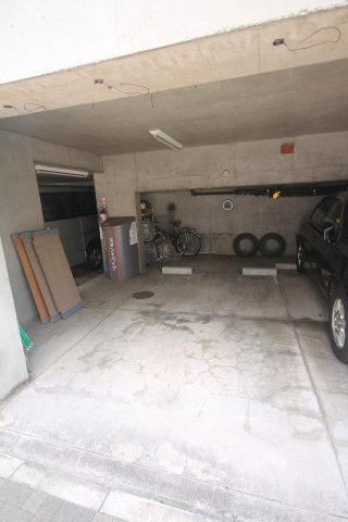 【駐車場】