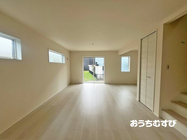 守山区瀬古東三丁目 (全6棟)の居間・リビング