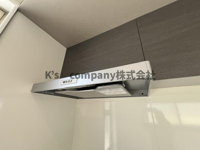 ◎茅ヶ崎市松浪2丁目　中古戸建のキッチン|レンジフード♪