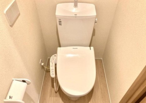 大和市西鶴間４丁目の賃貸マンションのトイレ