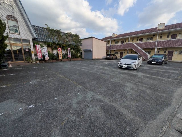 久留米市城島町内野の店舗の駐車場