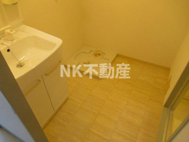 【洗面所】 | サンハイツ高井田（高井田賃貸） | 広い洗面スペース