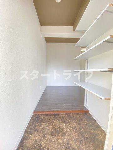 大阪市淀川区木川西１丁目の賃貸マンションの玄関