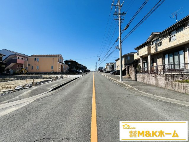知多市梅が丘1丁目　全3棟　2号棟の前面道路含む現地写真|R8.3.16撮影　北西側接道12ｍ！
